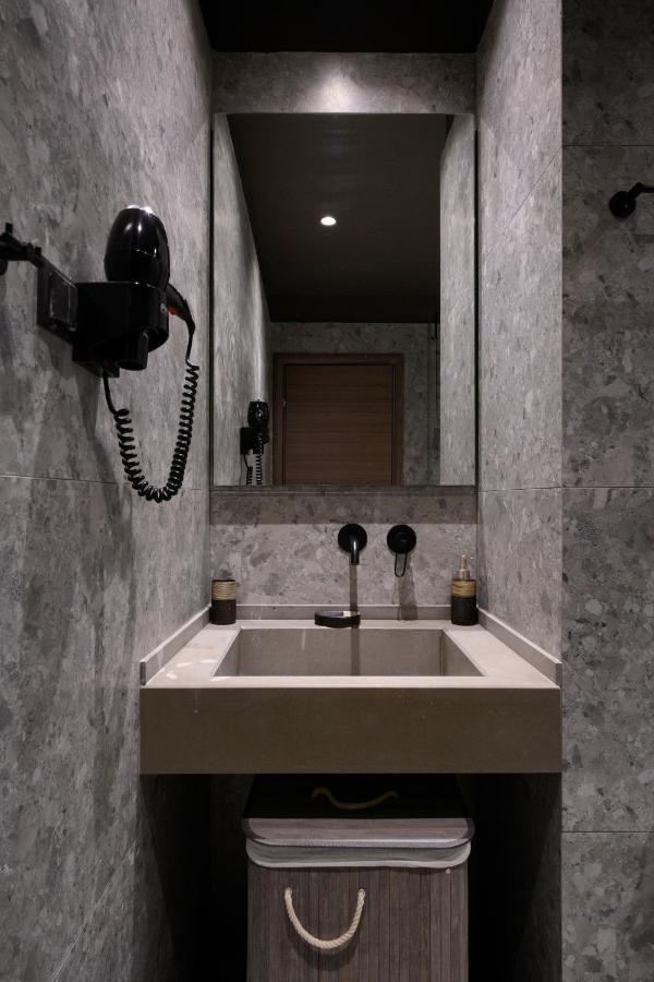Seven Keys Luxury Suites Achílleion Extérieur photo